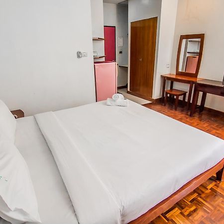 Sutus Court 4 Hotel Pattaya Eksteriør billede