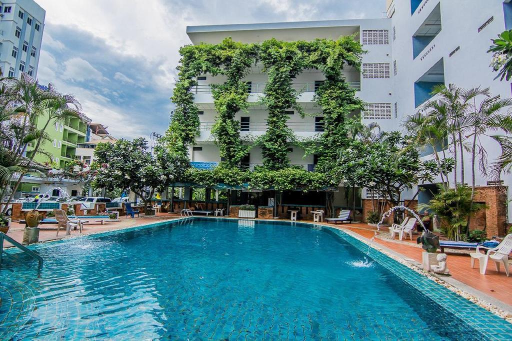 Sutus Court 4 Hotel Pattaya Eksteriør billede