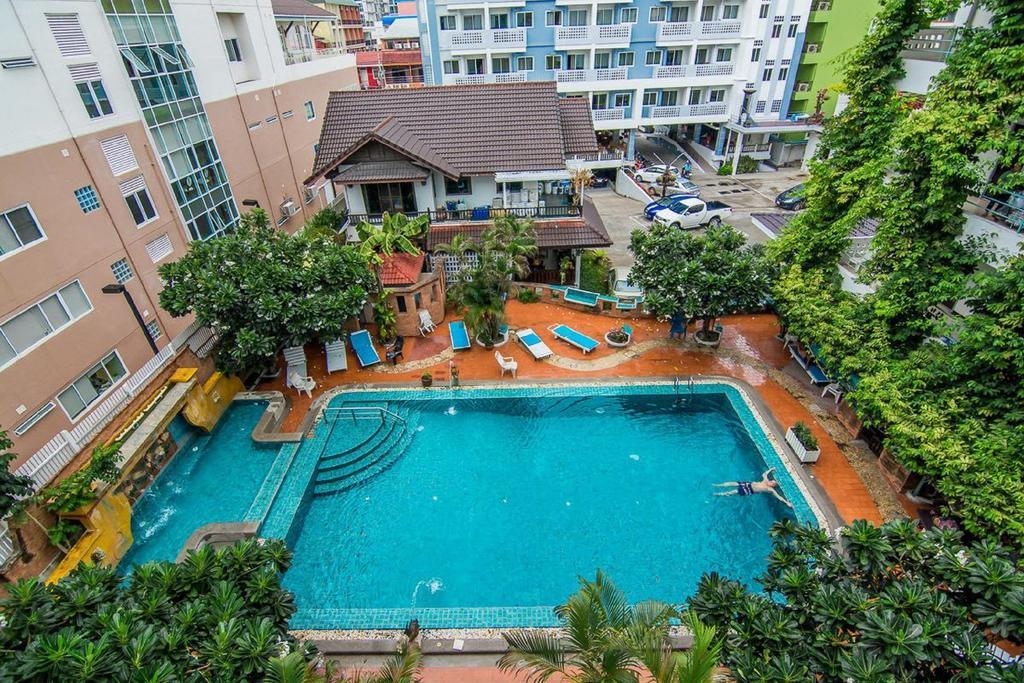 Sutus Court 4 Hotel Pattaya Eksteriør billede