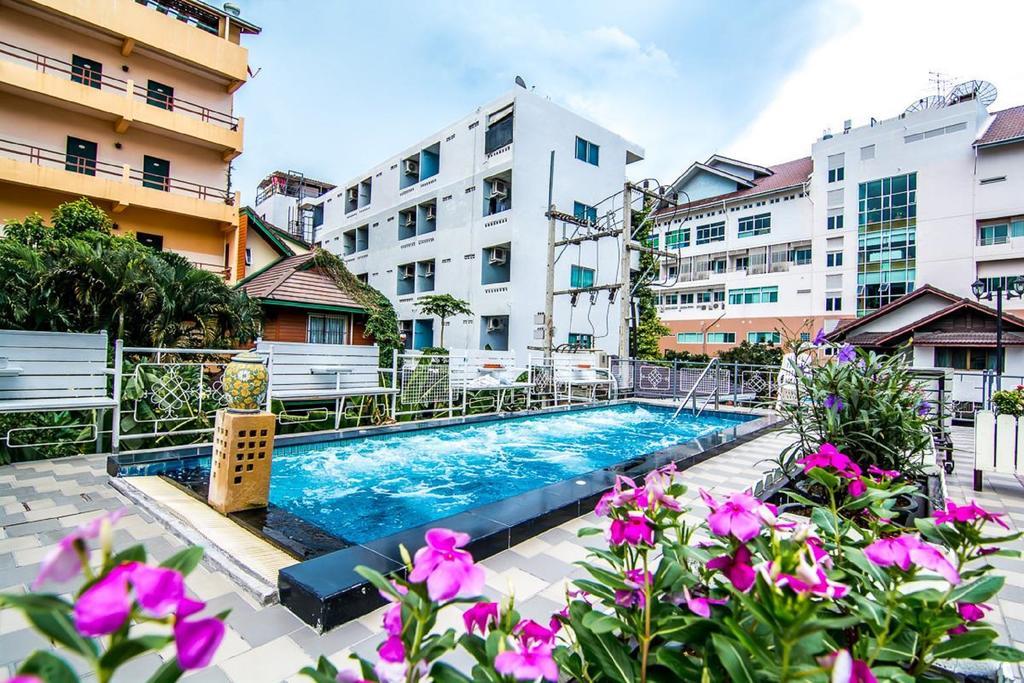 Sutus Court 4 Hotel Pattaya Eksteriør billede