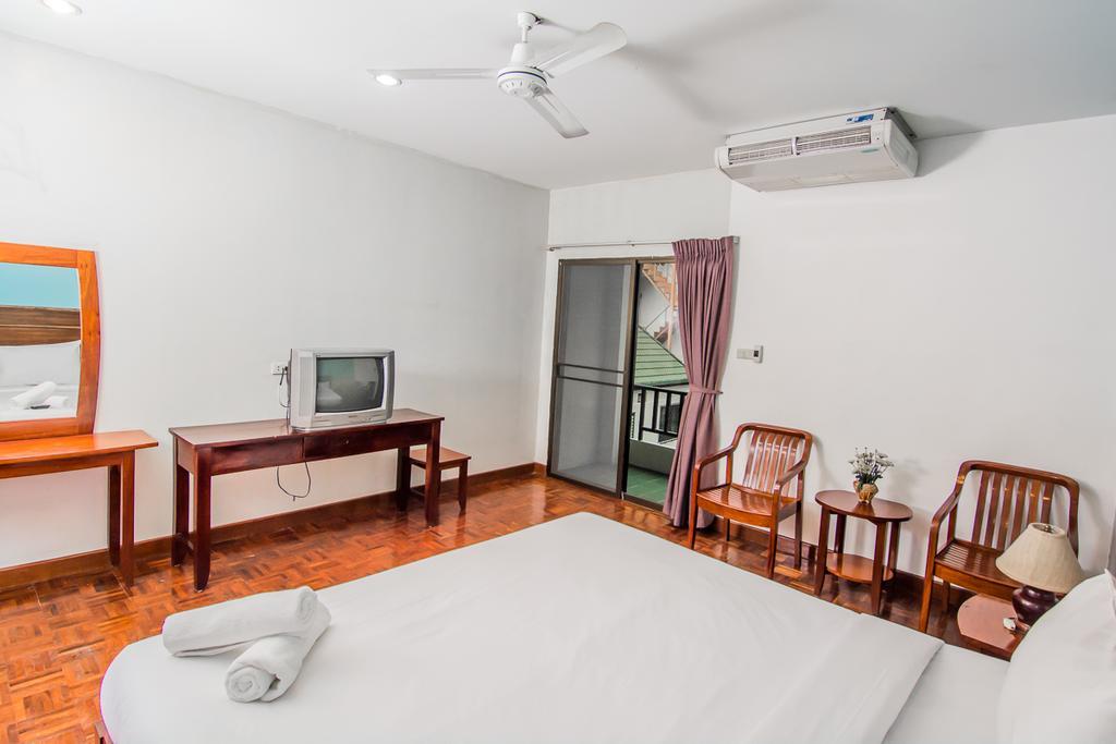 Sutus Court 4 Hotel Pattaya Eksteriør billede