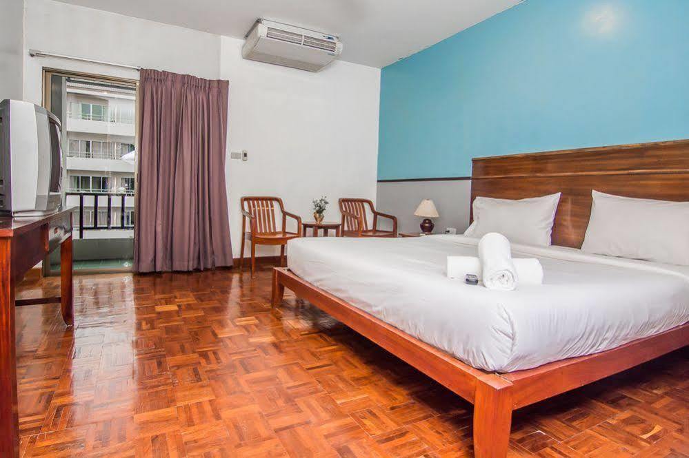 Sutus Court 4 Hotel Pattaya Eksteriør billede