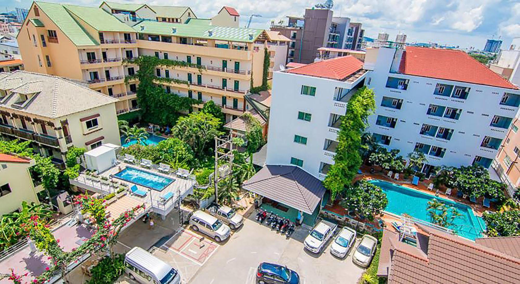 Sutus Court 4 Hotel Pattaya Eksteriør billede