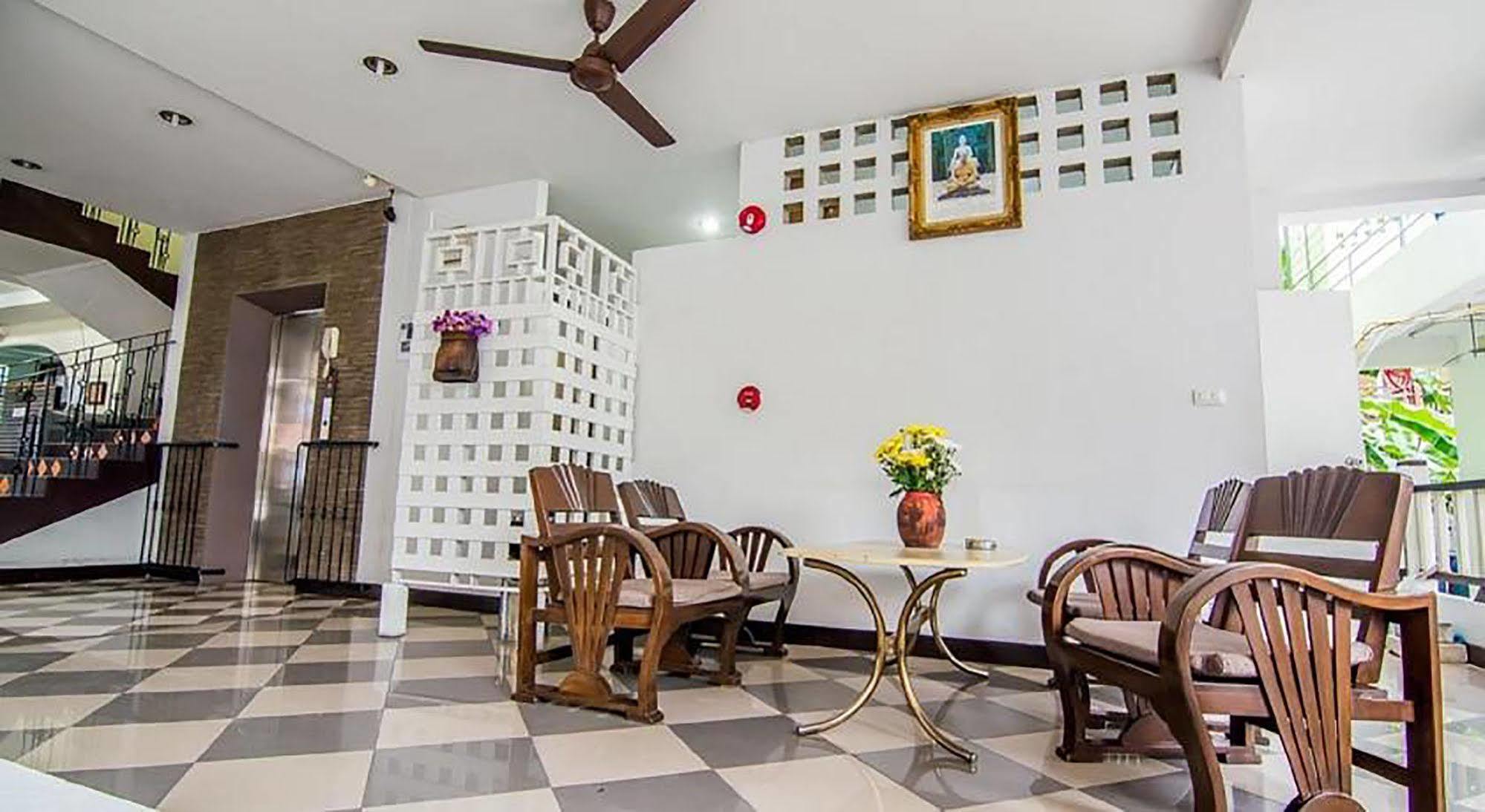 Sutus Court 4 Hotel Pattaya Eksteriør billede