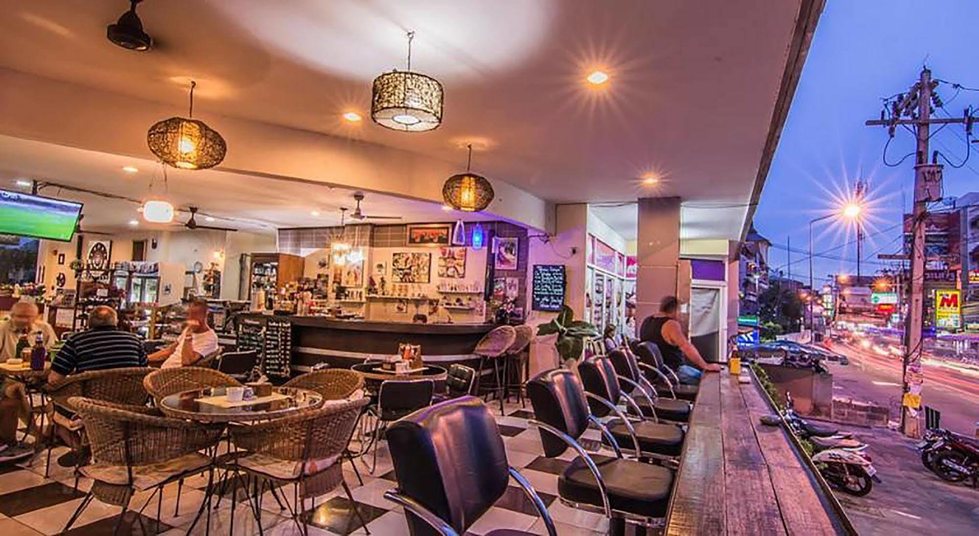 Sutus Court 4 Hotel Pattaya Eksteriør billede