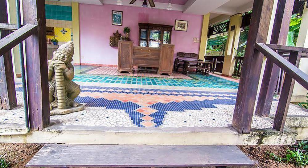 Sutus Court 4 Hotel Pattaya Eksteriør billede