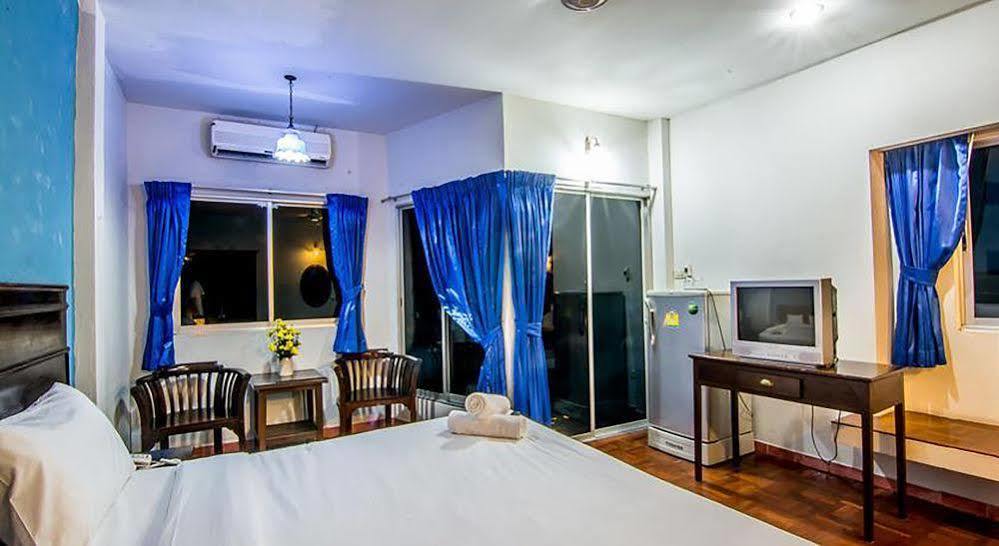 Sutus Court 4 Hotel Pattaya Eksteriør billede