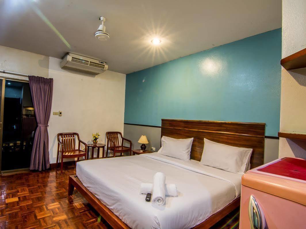 Sutus Court 4 Hotel Pattaya Eksteriør billede